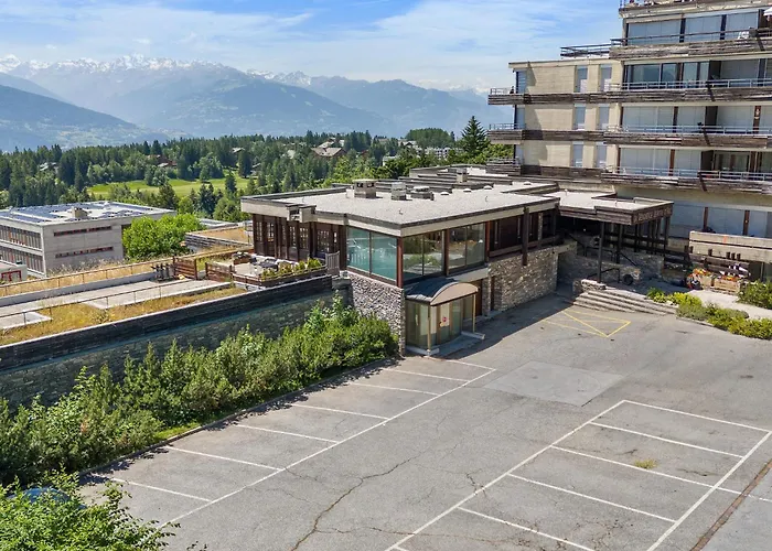 Jeanne D'arc Apt- E-36 By Interhome *